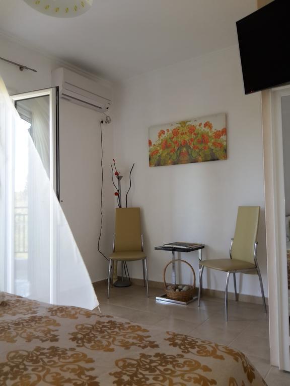 Rodon Apartments Tsoukaládhes Esterno foto